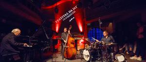 Michel Legrand im Dracula Club: Stars ins Wohnzimmeratmosphäre.