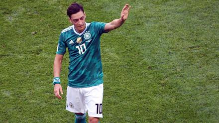 Abschied? Der Vater von Mesut Özil rät ihm dazu.
