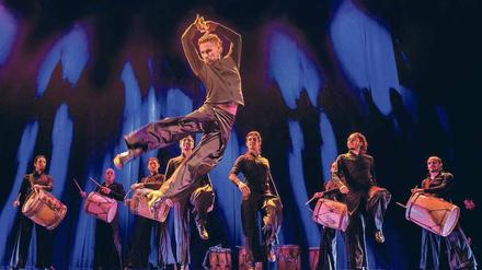 Historisches Dancebattle. Beim Malambo geht es eigentlich um einem Wettstreit – der kühnste Tänzer gewinnt.