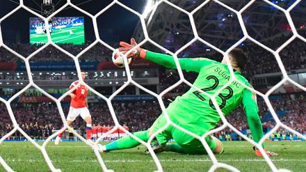 Eine Wand. Dem kroatischen Torwart Subasic wird die Statistik herzlich egal sein - er hält einfach.