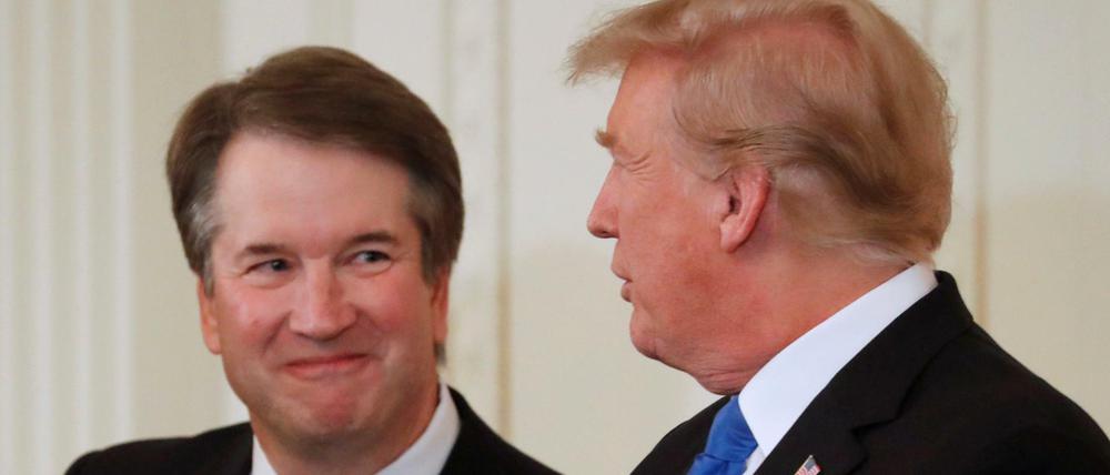 US-Präsident Donald Trump applaudiert dem Richter-Kandidaten Brett Kavanaugh.