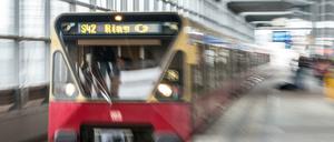 Kampf gegen Verspätungen. Künftig soll die S-Bahnen an einigen Stationen einfach durchfahren