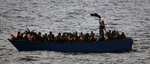 mBesser, sie müssten sich gar nicht erst auf den Weg machen - das ist der Grundgedanke im Kampf gegen Fluchtursachen.