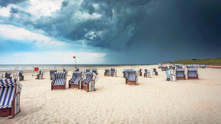 Fußläufig zum Strand. Ein Zimmer mit versprochenem „Meerblick“ kann auch an einer Steilküste oder am Hafen liegen. 