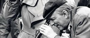 Der schwedische Regisseur Ingmar Bergman (rechts) mit seinem langjährigen Kameramann Sven Nykvist.