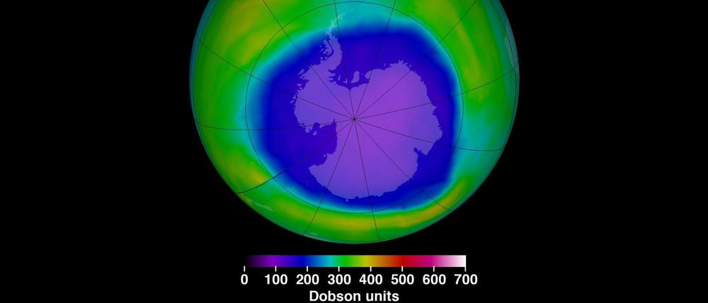 Ozonloch in der Antarktis: Blau und violett zeigt eine dünne Schicht an, gelb, grün und rot weist auf mehr Ozon hin.
