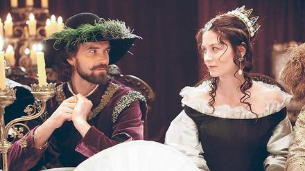 Keine Chance: Graf Johan von Oxenstierna (Lucas Bryant) möchte Königin Kristina Wasa (Malin Buska) heiraten. 