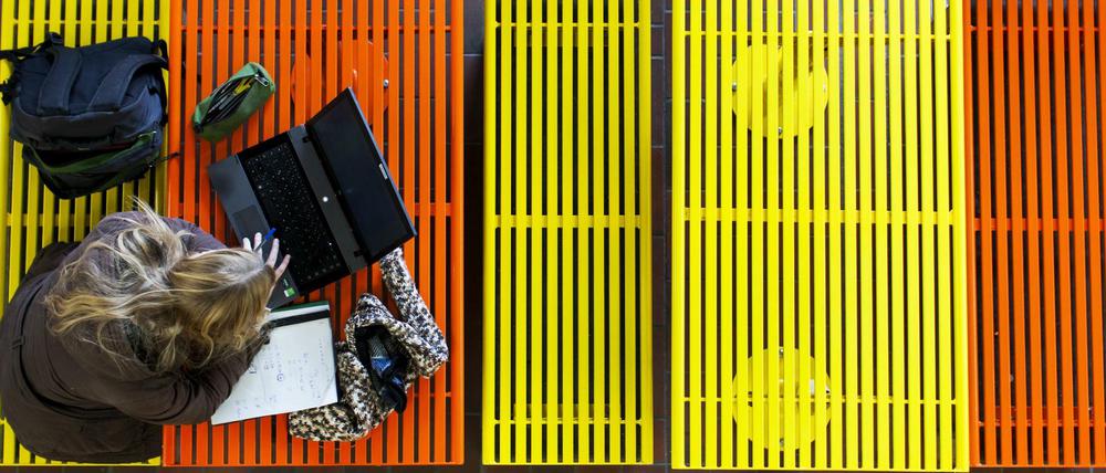Online-Bewerbung – auch für den Studienplatz möglich. Manches muss aber doch per Post geschickt werden.