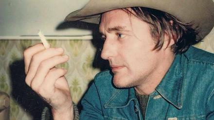 Der amerikanische Freund. Dennis Hopper, von Wim Wenders mit Polaroid-Kamera fotografiert in Hamburg 1976.