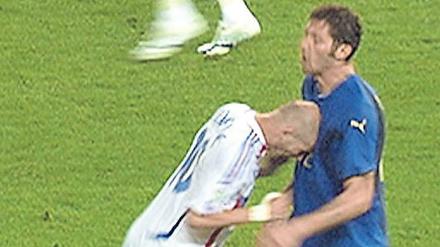 Der Zorn Zidanes. Materazzi spürte ihn im WM-Finale 2006 durchaus mit Genugtuung.