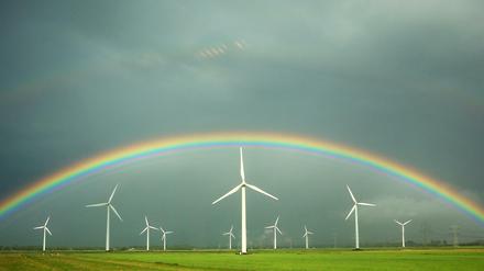 Wie ein Regenbogen entsteht, hat die Wissenschaft geklärt. Bei der Verbesserung von Windkraftanlagen gibt es noch Forschungsbedarf.