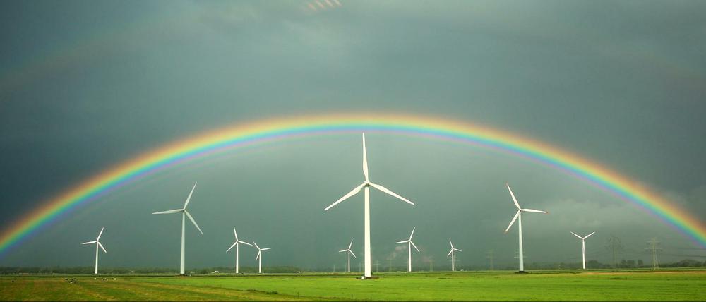 Wie ein Regenbogen entsteht, hat die Wissenschaft geklärt. Bei der Verbesserung von Windkraftanlagen gibt es noch Forschungsbedarf.