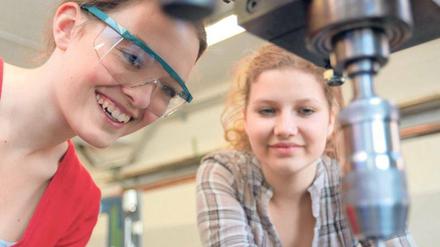Attraktivitätsverlust. Am „Girlsday“ sind Ausbildungsberufe für Schüler noch interessant, 46 Prozent entscheiden sich dann aber doch für die akademische Laufbahn. 
