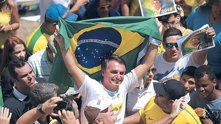 2016 wurde Brasilien von Protesten gegen die amtierende Präsidentin Dilma Rousseff erschütterten. 