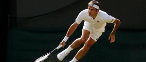 Rausgerutscht. Roger Federer verliert den Halt und das Spiel gegen Kevin Anderson.