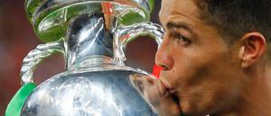 Siegermentalität: Cristiano Ronaldo 2016 mit dem EM-Pokal.