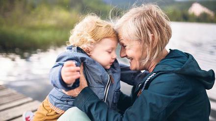 Win-win-Situation. Von gemeinsamen Ferien profitieren beide Seiten gleich viel. Oma, Opa und die Enkelkinder.