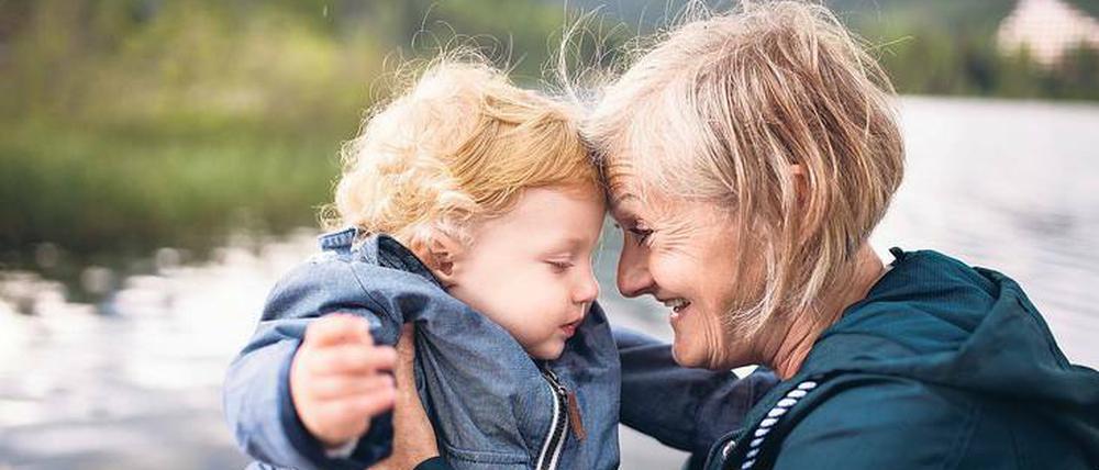 Win-win-Situation. Von gemeinsamen Ferien profitieren beide Seiten gleich viel. Oma, Opa und die Enkelkinder.