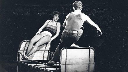 Ein Nest in Kreuzberg. Jacalyn Carley und Dieter Heitkamp in ihrem Stück „Looping“ (1981).