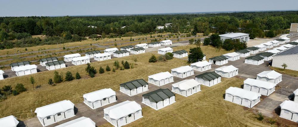 Eine Zeltstadt in Brandenburg: Paul Romer schlägt komplett neue Städte für Migranten vor.