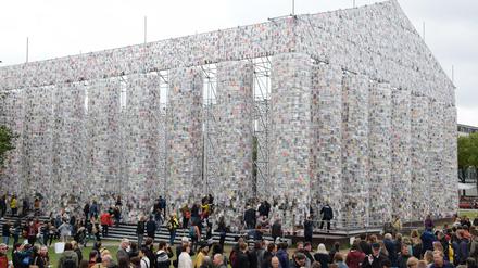 Abbau des ·Parthenons der Bücher auf der documenta in Kassel 2017.