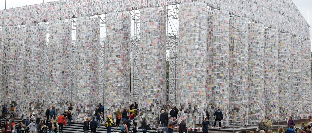 Abbau des ·Parthenons der Bücher auf der documenta in Kassel 2017.