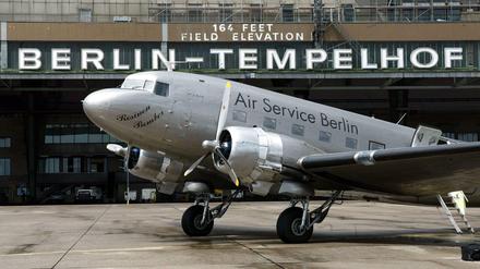 Erinnerungsstück. Das Ende der Luftbrücke wird gefeiert. 