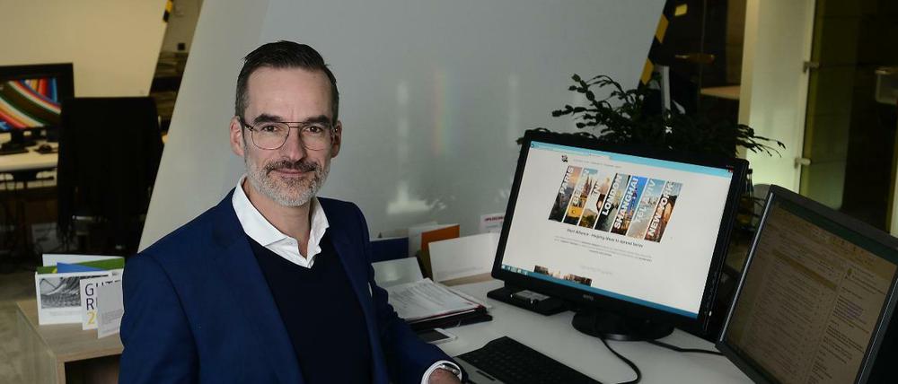 Der Absender: Berlin-Partner-Geschäftsführer Stefan Franzke an seinem Schreibtisch im Ludwig-Erhard-Haus.