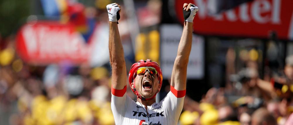 Hoch die Fäuste. John Degenkolb (Trek-Segafredo) gewinnt die neunte Etappe der Tour.