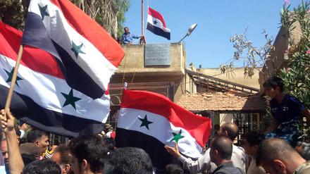 Syrische Flaggen in der Provinz Daraa.