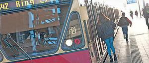 Bitte zusteigen. Zumindest solange die Bahn noch hält.