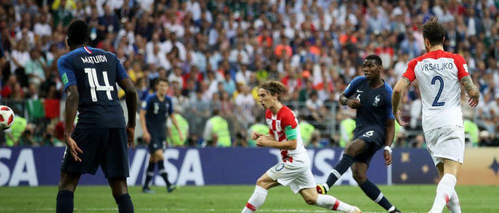Paul Pogba trifft zum 3:1 für Frankreich.