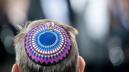Eine Kippa, die gebräuchliche Kopfbedeckung männlicher Juden (Symbolbild) 