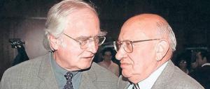 Sechs Jahre vor dem Knall. Martin Walser (l.) im Gespräch mit Marcel Reich-Ranicki, den er 2002 in „Tod eines Kritikers“ sterben ließ.