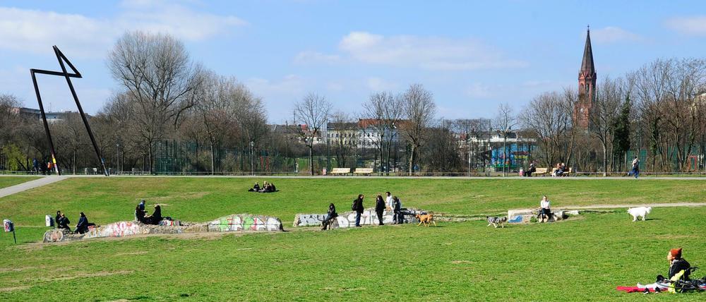 Der Görlitzer Park lädt offenbar nicht nur zum Chillen auf der Wiese ein.