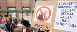 Tausende protestierten vor Beginn des Gipfels in Helsinki gegen Trump und Putin.