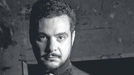Der Solo-Schlagzeuger Alexandros Giovanos 