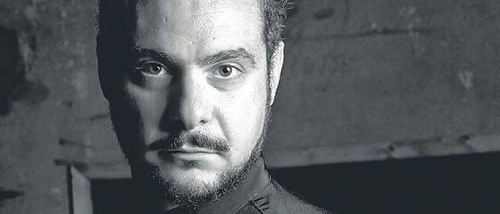 Der Solo-Schlagzeuger Alexandros Giovanos