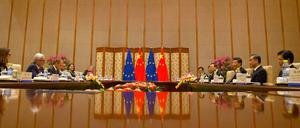 Vor dem Hintergrund des Handelskonflikts zwischen China und den USA hat am 16.07.2018 der jährliche EU-China-Gipfel begonnen.