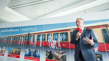 Konzernbevollmächtigter Alexander Kaczmarek stellt die "Qualitätsoffensive S-Bahn Plus" vor. 