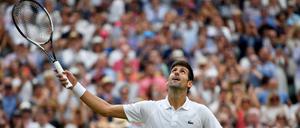 Erleichtert. Novak Djokovic schlägt Nadal in einem Marathonmatch.