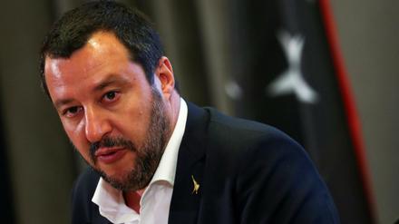 "Oder noch besser nach Libyen" – der italienische Innenminister macht sich für einen Rücktransport der Migranten stark.