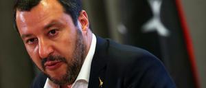 "Oder noch besser nach Libyen" – der italienische Innenminister macht sich für einen Rücktransport der Migranten stark.