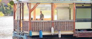 Haus oder Hausboot? Die Neuruppiner Bauaufsicht hält „Günnie“ für eine nicht genehmigte „bauliche Anlage“.