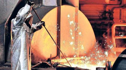 Heißes Eisen. Hedgefonds steigen ein und fordern eine Umstrukturierung, so wie nun beim Stahlkonzern Thyssen-Krupp. 