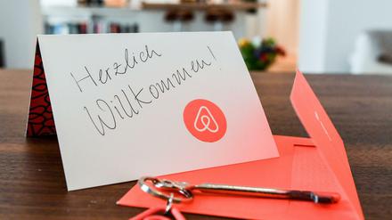 In bei Touristen beliebten Städten ist Airbnb zu einer Plage geworden. Der WDR startet am Mittwoch die Doku-Reihe "Kritisch Reisen".