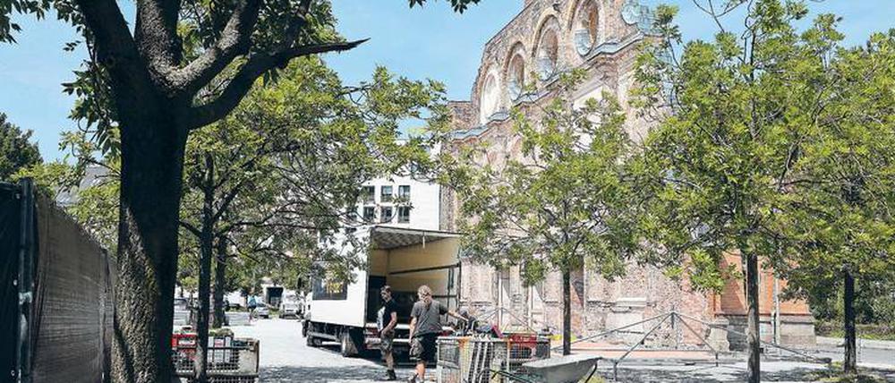 Das schmale Grundstück hinter dem Portikus soll zu Bauland für das Exil-Museum werden.