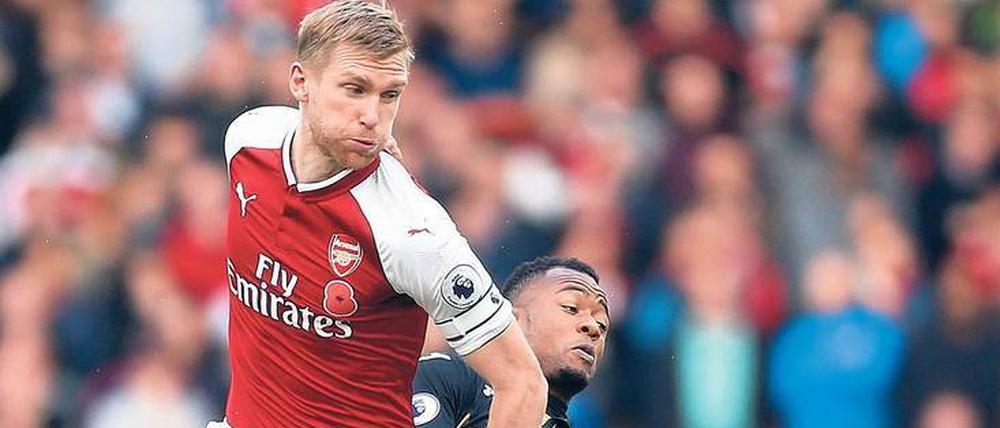 Alles auf Abwehr. Per Mertesacker fühlte sich den Belastungen in seinem Berufsleben zeitweise kaum noch gewachsen.