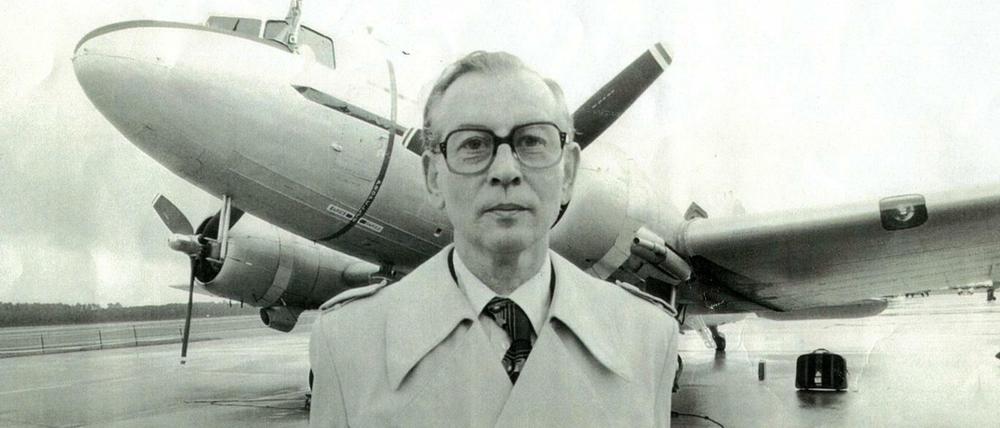 Fritz Becker (1923-2018) am 25. Jahrestag der Luftbrücke 1974 auf dem Flughafen Gatow.