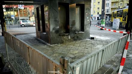 Der Tatort. Am Bahnhof Schöneweide waren zwei schlafende Obdachlose Opfer einer Feuerattacke geworden.